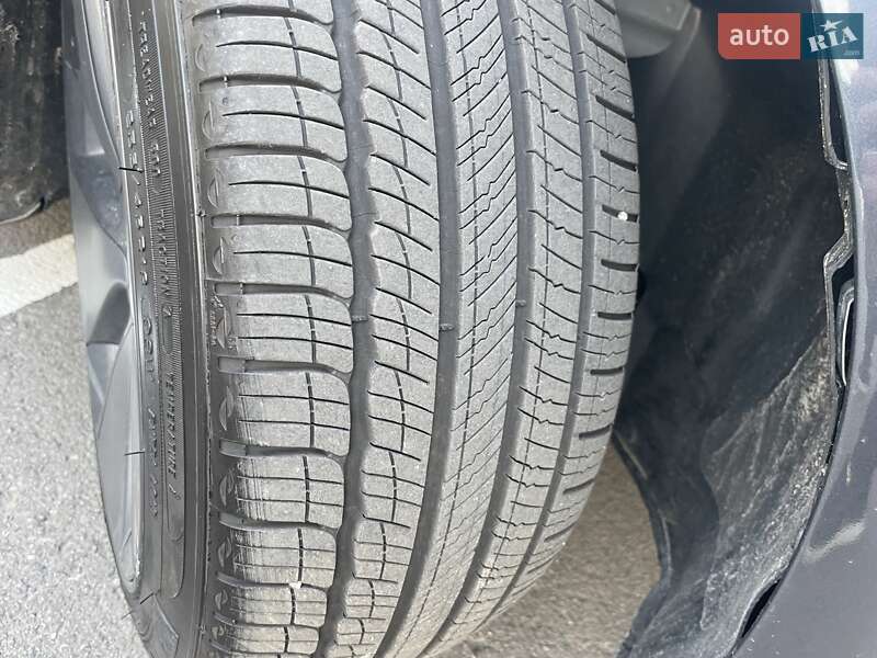 Седан Tesla Model 3 2022 в Киеве