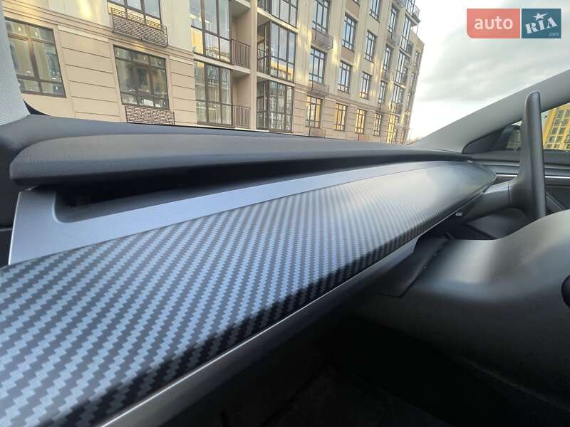 Седан Tesla Model 3 2022 в Киеве