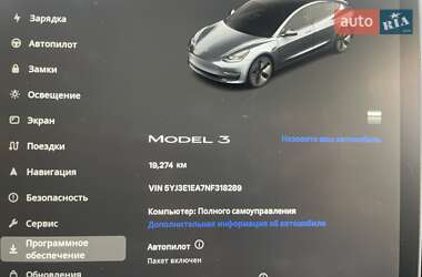 Седан Tesla Model 3 2022 в 