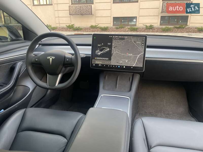 Седан Tesla Model 3 2022 в Киеве