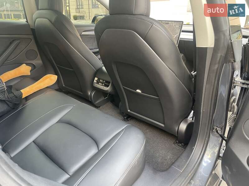 Седан Tesla Model 3 2022 в Киеве