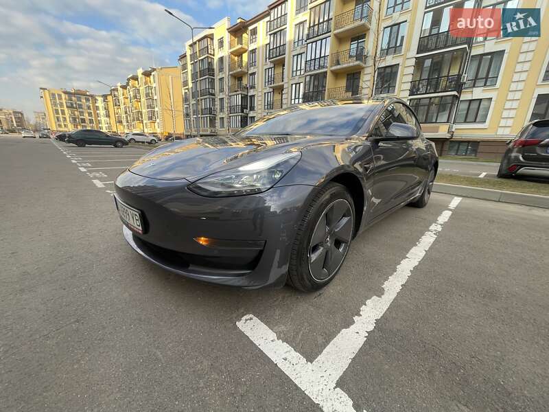 Седан Tesla Model 3 2022 в Киеве