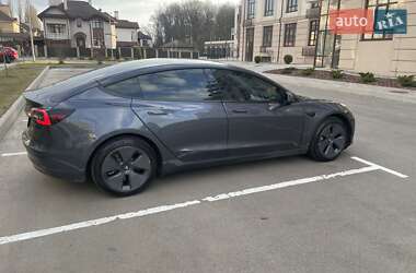 Седан Tesla Model 3 2022 в 