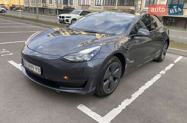 Седан Tesla Model 3 2022 в 