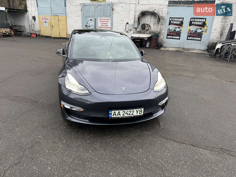 Tesla Model 3 2020