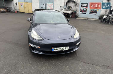 Седан Tesla Model 3 2020 в 