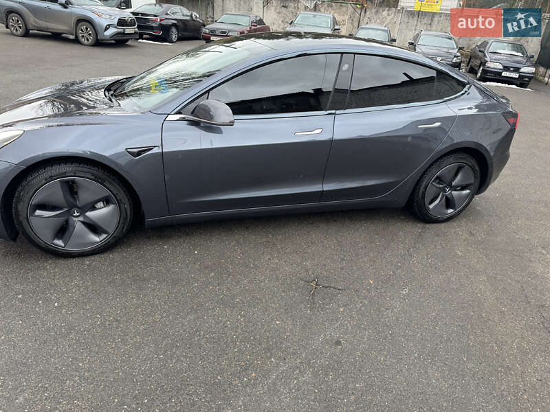Седан Tesla Model 3 2020 в Києві