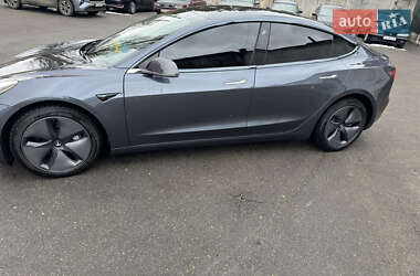 Седан Tesla Model 3 2020 в 