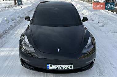 Седан Tesla Model 3 2022 в 