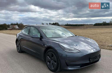 Седан Tesla Model 3 2023 в Тернополе