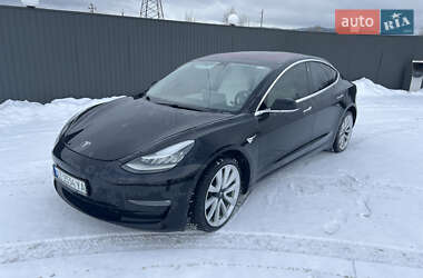 Седан Tesla Model 3 2018 в Долині