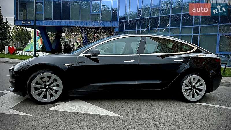 Седан Tesla Model 3 2019 в Києві
