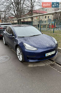 Седан Tesla Model 3 2018 в Дніпрі