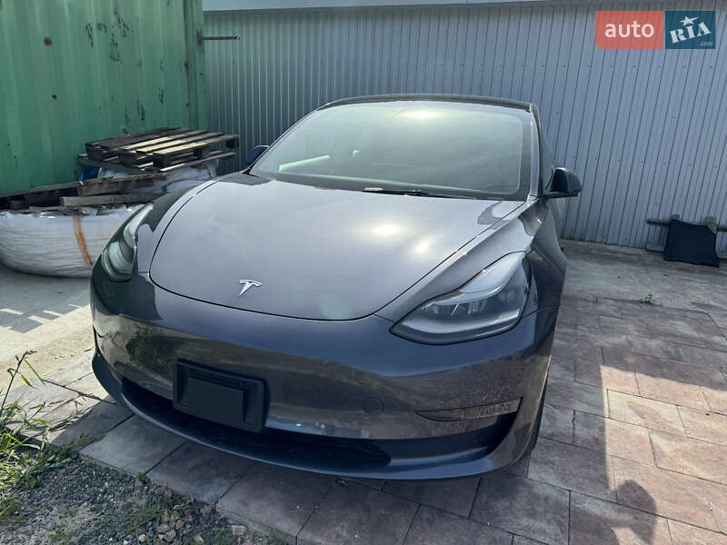 Седан Tesla Model 3 2022 в Дрогобыче