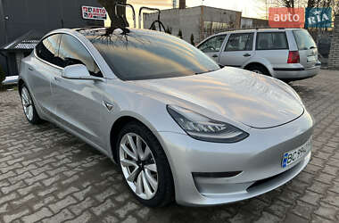 Седан Tesla Model 3 2018 в Стебнику