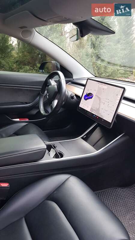 Седан Tesla Model 3 2018 в Запоріжжі