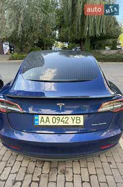 Седан Tesla Model 3 2019 в Києві
