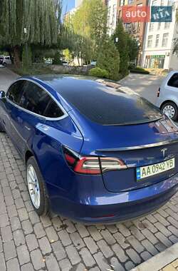 Седан Tesla Model 3 2019 в Києві