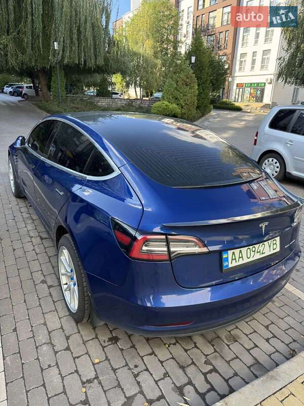 Седан Tesla Model 3 2019 в Києві