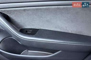 Седан Tesla Model 3 2019 в Києві