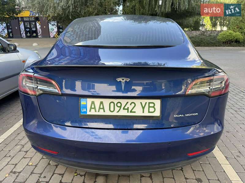 Седан Tesla Model 3 2019 в Києві