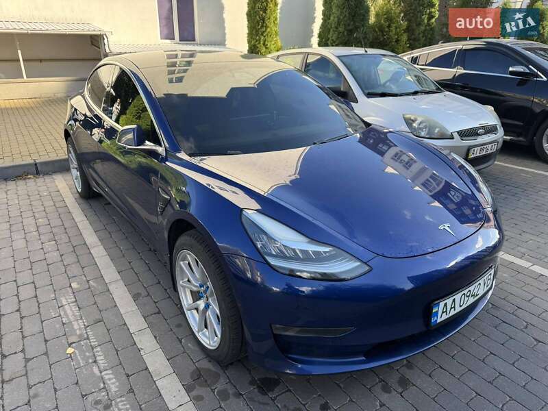 Седан Tesla Model 3 2019 в Києві