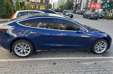 Седан Tesla Model 3 2019 в 