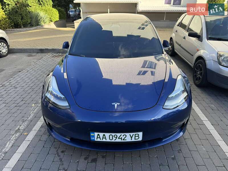 Седан Tesla Model 3 2019 в Києві