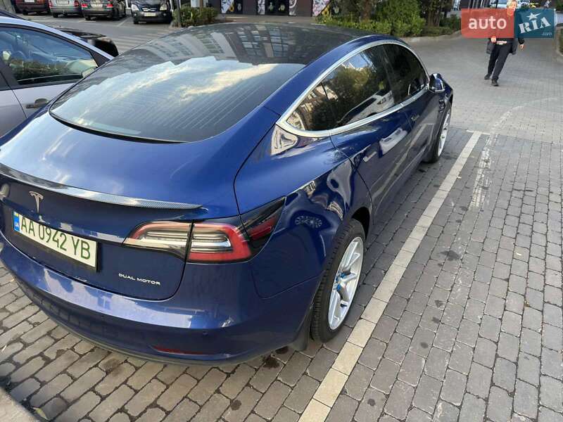 Седан Tesla Model 3 2019 в Києві