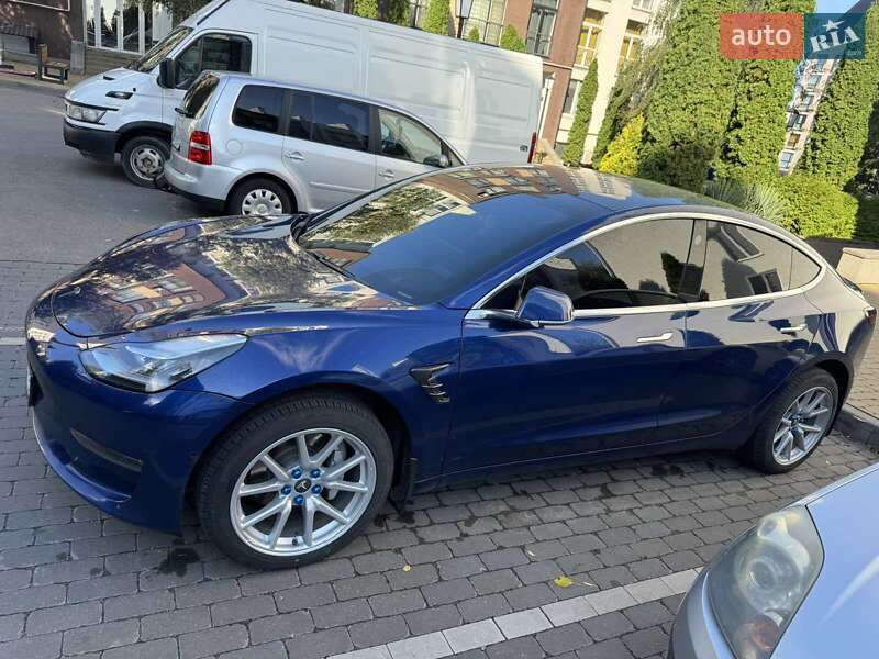 Tesla Model 3 2019