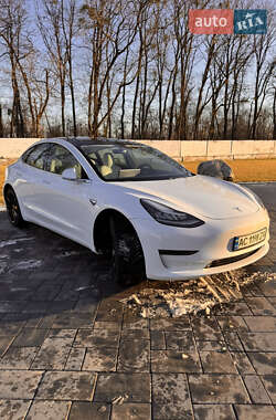 Седан Tesla Model 3 2019 в 