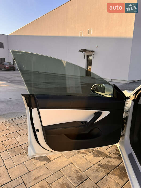 Седан Tesla Model 3 2019 в Луцьку фото 25 Седан Tesla Model 3 2019 в Луцьку