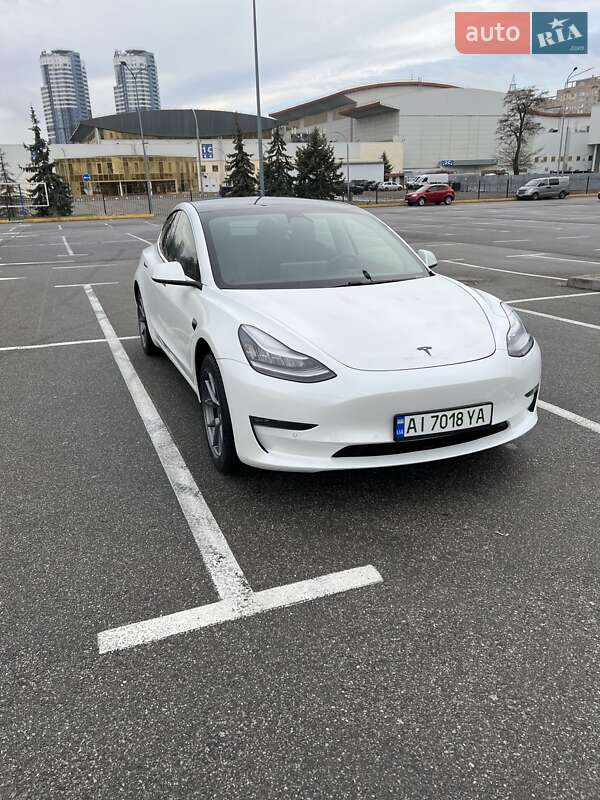 Tesla Model 3 2020