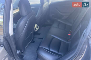 Седан Tesla Model 3 2022 в 
