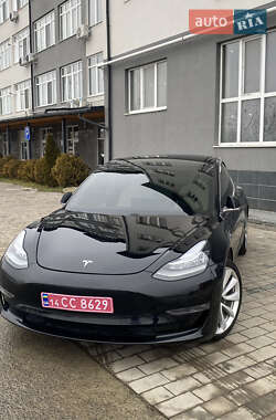 Седан Tesla Model 3 2019 в Ужгороді