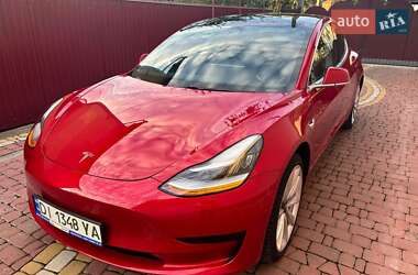 Седан Tesla Model 3 2020 в 