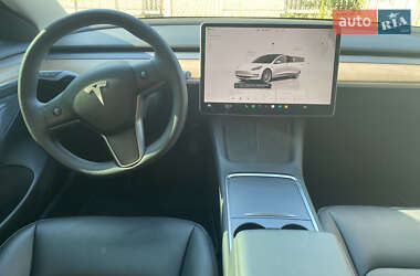 Седан Tesla Model 3 2022 в 