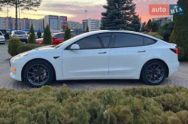 Седан Tesla Model 3 2020 в Львові