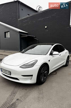 Седан Tesla Model 3 2021 в Києві