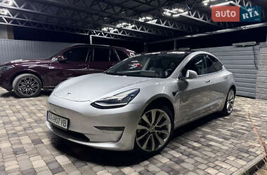 Седан Tesla Model 3 2018 в Києві