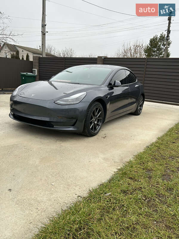 Tesla Model 3 2021