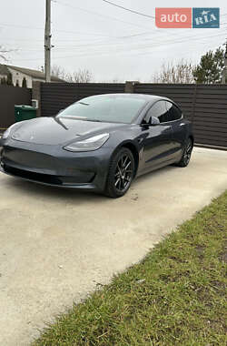 Седан Tesla Model 3 2021 в 
