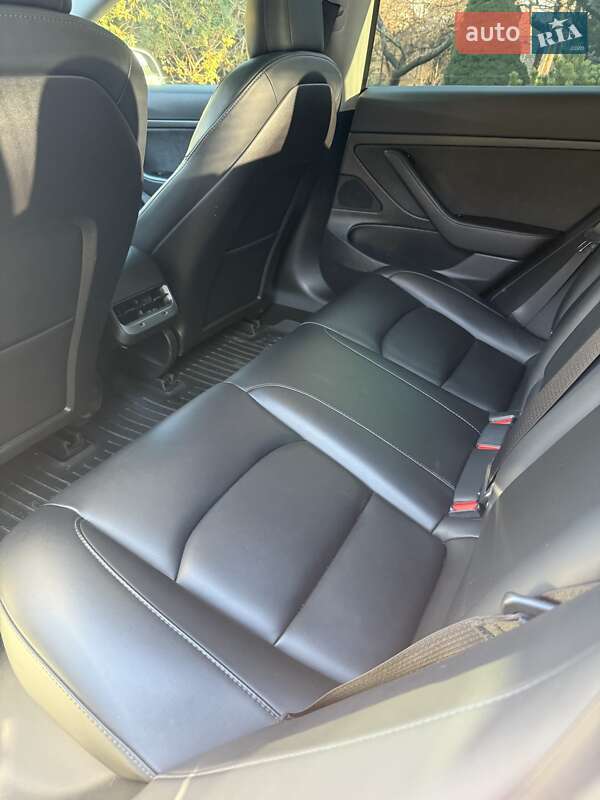 Седан Tesla Model 3 2019 в Днепре