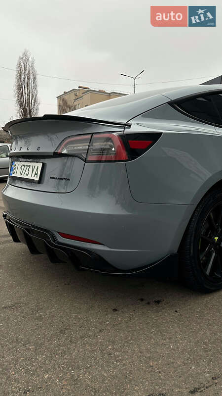 Седан Tesla Model 3 2021 в Кременчуці