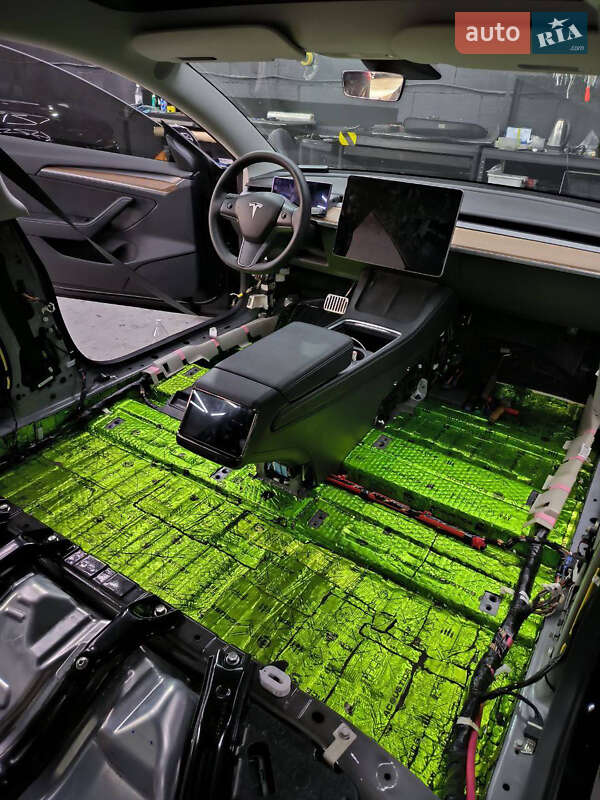 Седан Tesla Model 3 2022 в Киеве фото 36 Седан Tesla Model 3 2022 в Киеве
