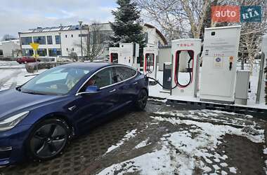 Седан Tesla Model 3 2018 в 