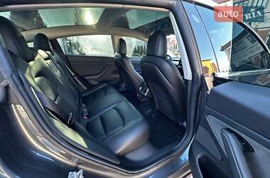 Седан Tesla Model 3 2019 в 