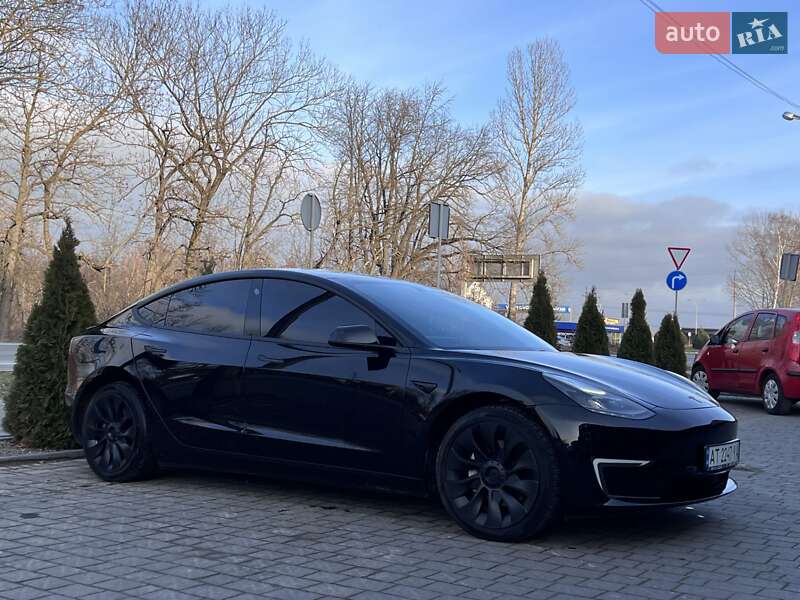 Седан Tesla Model 3 2019 в Івано-Франківську