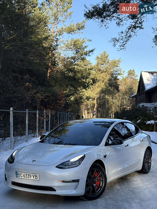 Седан Tesla Model 3 2019 в Львове