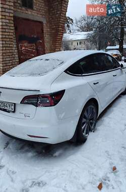 Седан Tesla Model 3 2019 в Киеве